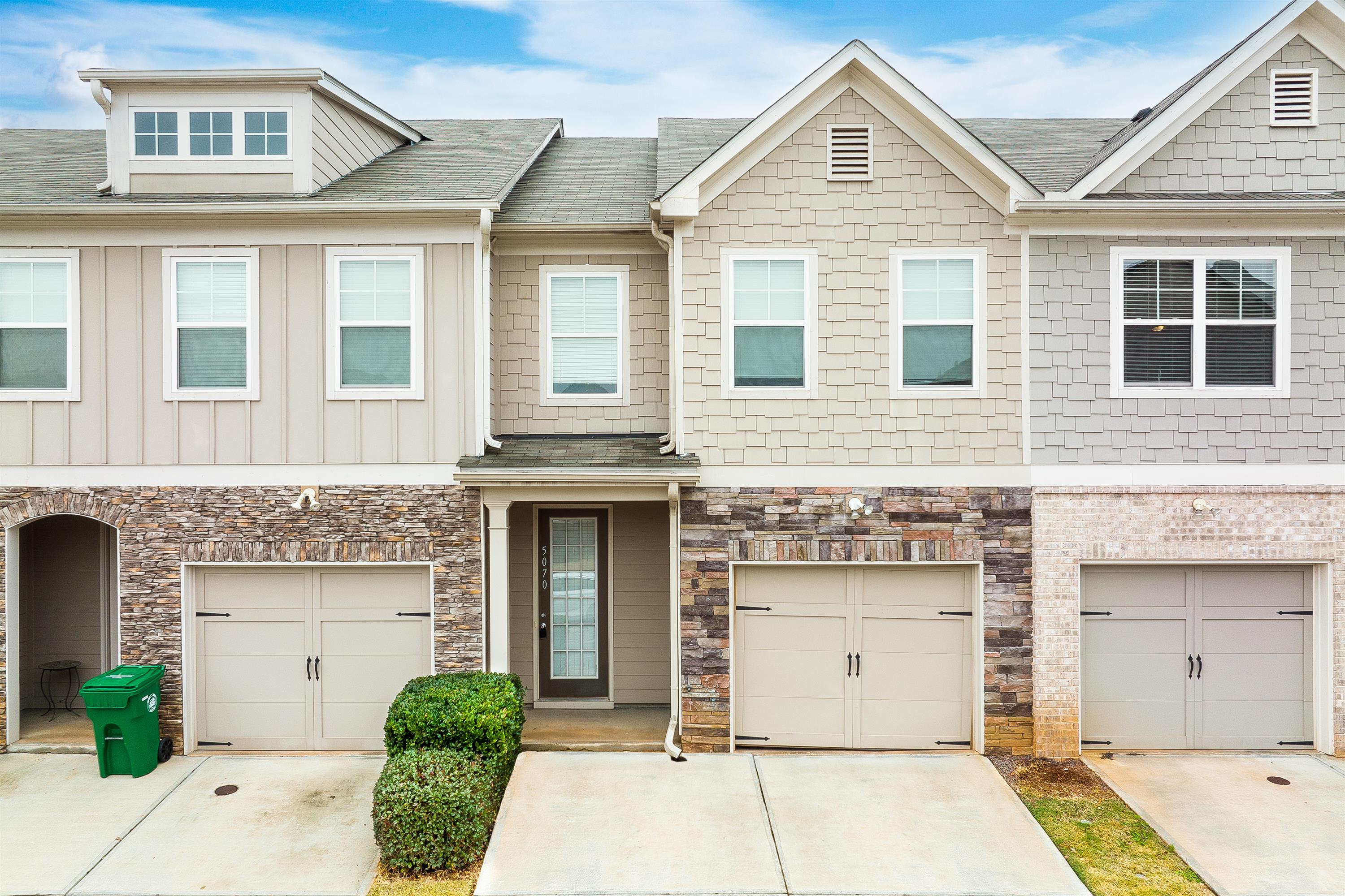 5070 Longview Walk * - 1